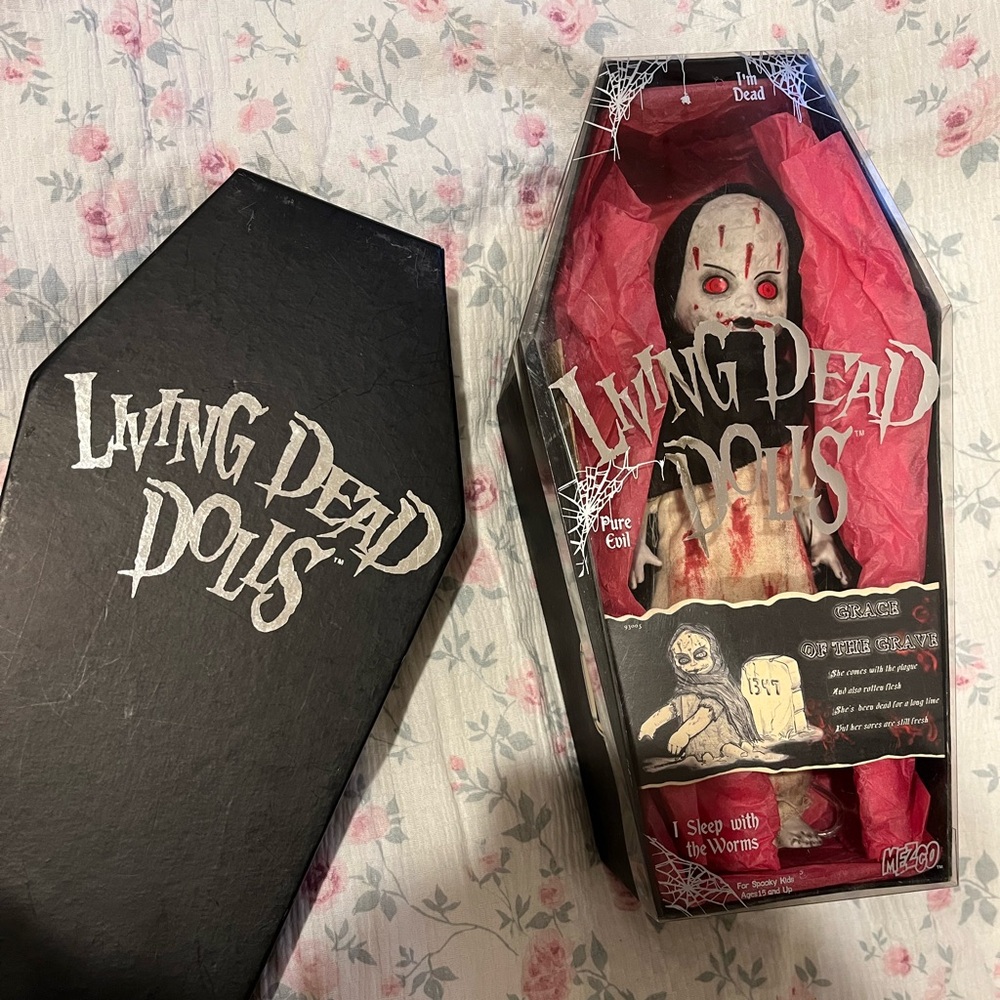 Grace of the Grave Living Dead Doll 🩷⚰️🖤